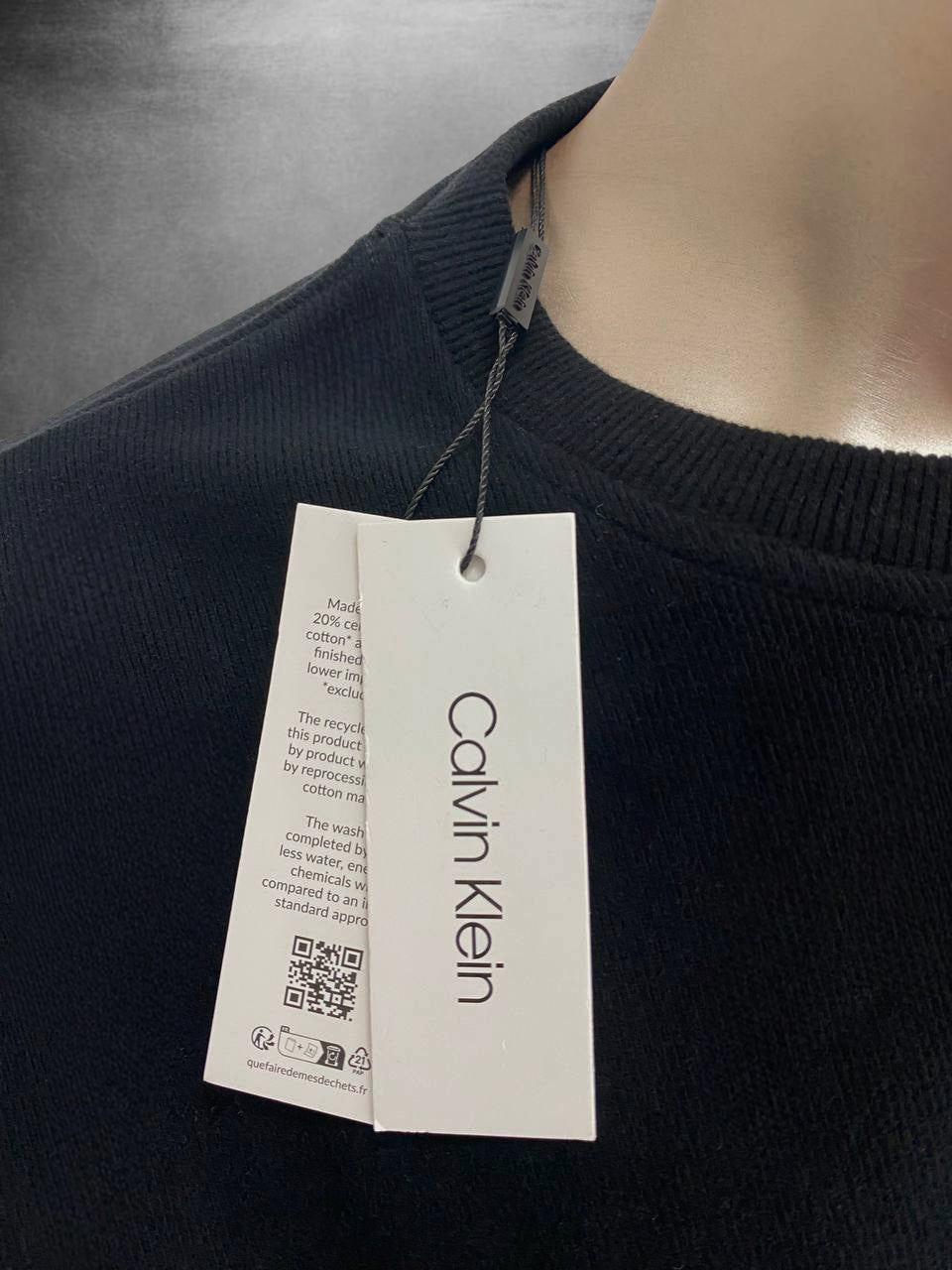 Calvin Klein megztukas